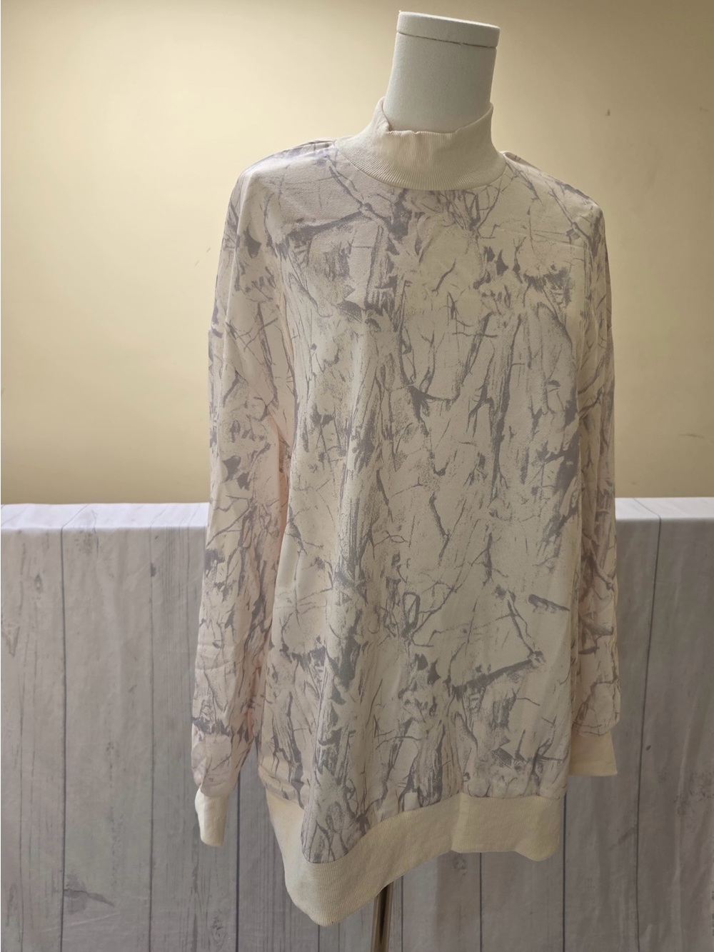 Oversized Sweatshirt for women - Picture 4 of 6